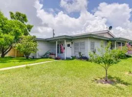 Corpus Christi Home with Grill, 3 Blocks to Bay!