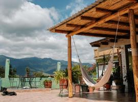 Sunshine House - Made by artists, hotell i Oaxaca City