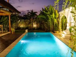 Villa Innerbloom stylish 2BR with large pool & garden