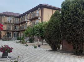 Kherim 2, hotel with parking in Tuzla