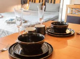 Quiet Romantic Studio plus parking, Tartu Home