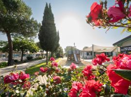 Natural Village Resort, camping resort en Porto Potenza Picena