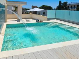 Perle Marine Suite Apartments, hotel with jacuzzis in Castro di Lecce