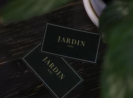 Jardin, cheap hotel in Aktobe