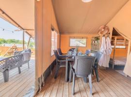 Luxury Glamping at Stags Head, Hotel in Abbotskerswell