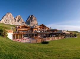 Rifugio Salei, hótel í Canazei