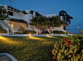 Chryssa Bungalows, hotel en Andros