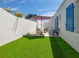 Cozy Home In Saint-Denis-D'oléron，位于奥雷龙圣但尼的酒店