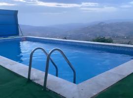 Villa for rent,pool,big terraces,mountain view, hotel care acceptă animale de companie din Jerash