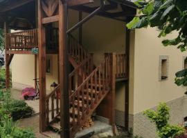 Apartmán PAWLONIA, hotel near Spa Trencianske Teplice, Trenčianske Teplice