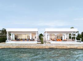 Sea Season Pool Villa Pattaya，挽臘茫的附設泳池的飯店