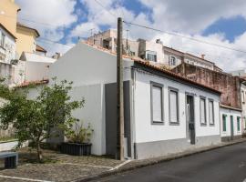 Casa da Memória, smeštaj u okviru domaćinstva u gradu Angra do Eroismo