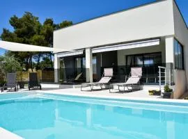 Villa Sportiva Zadar with Private pool