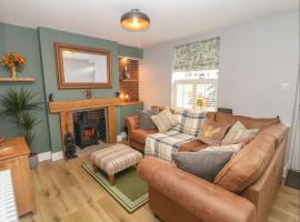 Sunshine Cottage Tideswell, Games room included., cottage in Tideswell