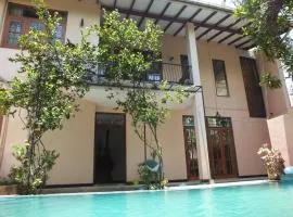 A tropical paradise; stunning house, pool, garden