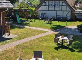 Captain Pahlen Ferienanlage, hotel en Zingst