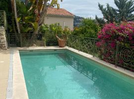 Magnifique appartement avec piscine privée vue mer proche Monaco, vacation rental in Roquebrune-Cap-Martin