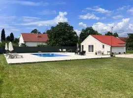 Pool & River House - Lazara