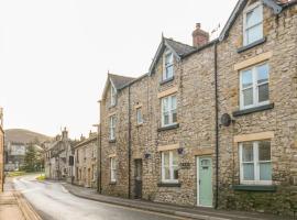 Happy Feet Cottage, Sleeps 6