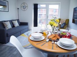 Bridge Court by Sterling Edge Apartments - Luxury Aparthotel - Stylish 1-bed Apartments - Balcony with Canal View or Private Garden - Free Parking, Brandhall Golf Club, Birmingham, hótel í nágrenninu