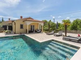 Beautiful Home In Vrecari With 2 Bedrooms, Wifi And Outdoor Swimming Pool