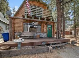 Bear Trap Cabin - Nice cabin in a quiet area with hot tub!