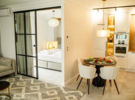Panorama Deluxe Apartments - pool, sauna, fitness: Alsóörs şehrinde bir otel