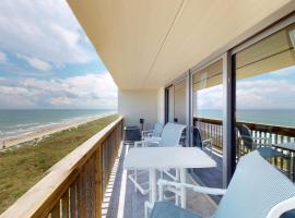 Gulf view 8th floor condo, with boardwalk to the beach and pool, hotel em Mustang Beach
