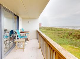Gulf view 2nd floor condo, with boardwalk to the beach and pool, hotel a Mustang Beach
