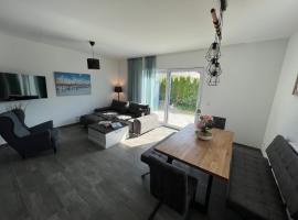 Doppelhaushälfte mit Terrasse, vacation rental in Lichtenhagen