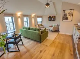 SoHot Stays The Penthouse Suite - Harbour Views - Sleeps 4