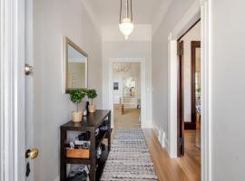 STYLISH AND SPACIOUS 2ND Flr 2 BR VICTORIAN HOME, cabana o cottage a San Francisco