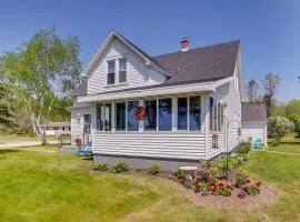 Two Rivers Thiede House - Walk to Lake Michigan!