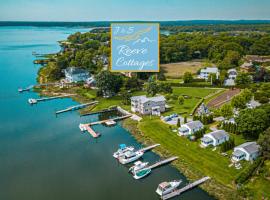 Waterfront Cottage 6, hotel en Riverhead