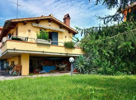 Casa Vacanze - La Ginestra, holiday home in Ginestra