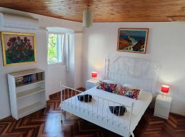 Family house "Pansion Kvarner", hotel em Punat