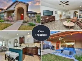 Casa Theodore COZY Comfortable Spacious INCREDIBLY CONVENIENT 5-Star Location