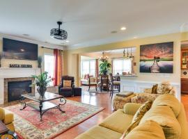 WFH-Friendly Summerville Home with Community Pool, hotel in Summerville