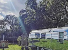 Airstream, vintage American caravan & Hottub