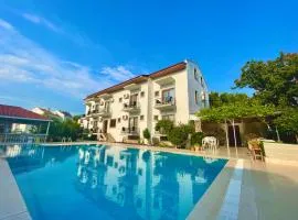 Cennet Hotel