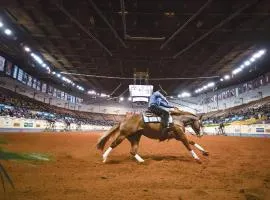 Holiday Inn Express & Suites Moore by IHG