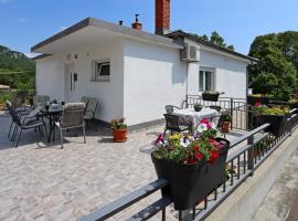 Apartments with a parking space Bribir, Novi Vinodolski - 19862, hotel a Bribir