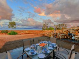 Desert Hideaway - Underground living - White Cliffs, villa í White Cliffs