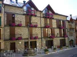 Pensio La Creu, hotel in Esterri d'Àneu