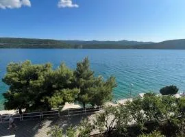 Villa Bianca with private Beach and Parking