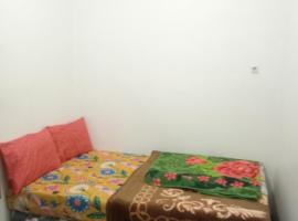 Homestay putih Ciwidey, hotel em Ciwidey