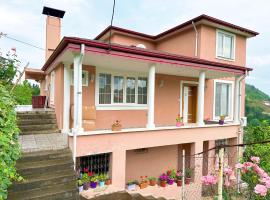 COUNTRY HOME, villa en Trabzon