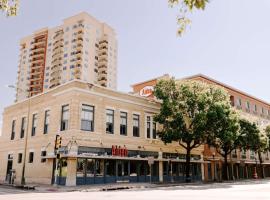 Aiden by Best Western San Antonio Riverwalk, отель в Сан-Антонио, рядом находится Набережная Сан-Антонио