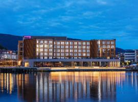 Moxy Bergen, hotel near "Bergen Airport, Flesland" - BGO, Bergen