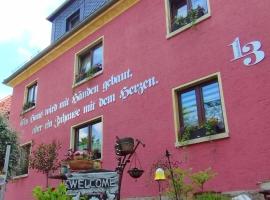 Ferienwohnung "Spatzennest", cheap hotel in Pirna